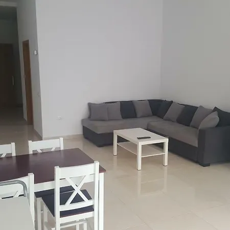 Juli4 Apartment *